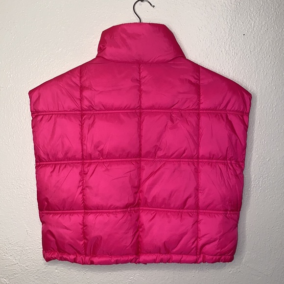 Calvin Klein Performance Mock Neck Zipper Vest - Crop - Hot Pink - Picture 4 of 5